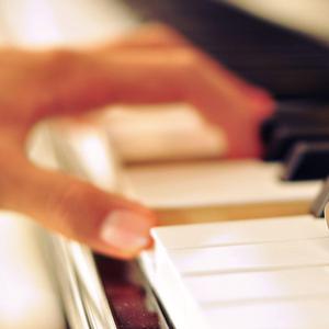 黑人与亚洲女深喉呕吐
